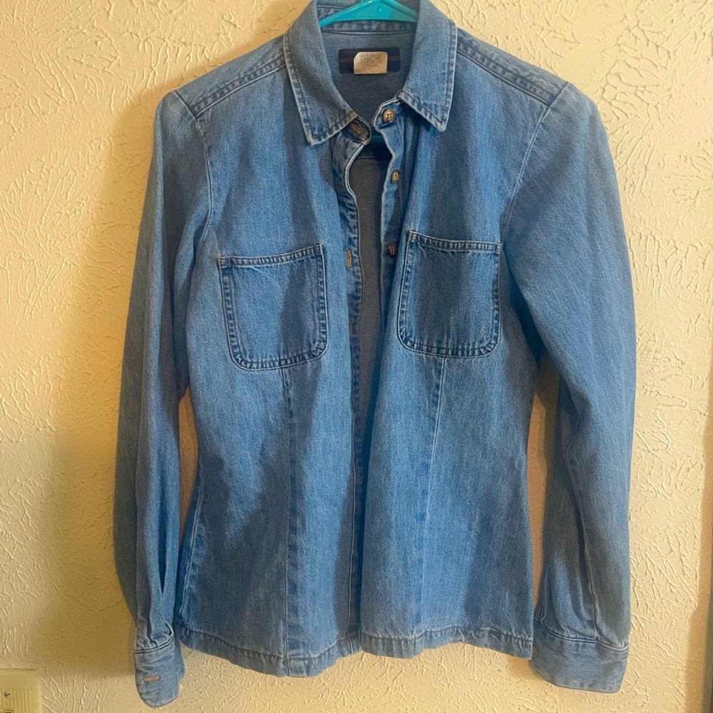 Great vintage jean button up size 6 (but fits me and I’m a 2 with big boobs) 😉